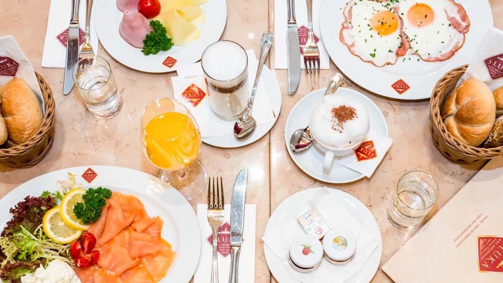 Frühstück in der Conditorei Sluka Kärntner Strasse 