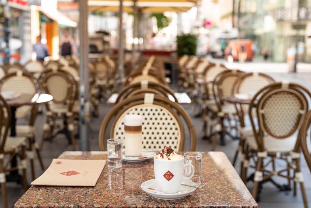 Gastgarten im Zentrum von Wien - Conditorei Sluka Kärntner Strasse